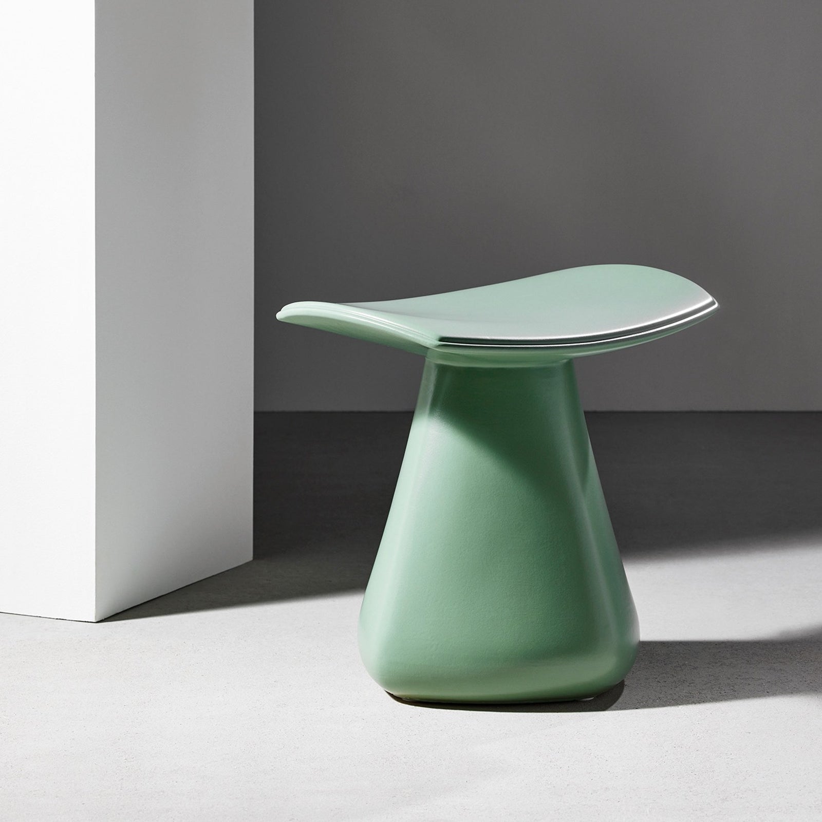 DAM-STOOL-GREEN-CERAMIC_C-