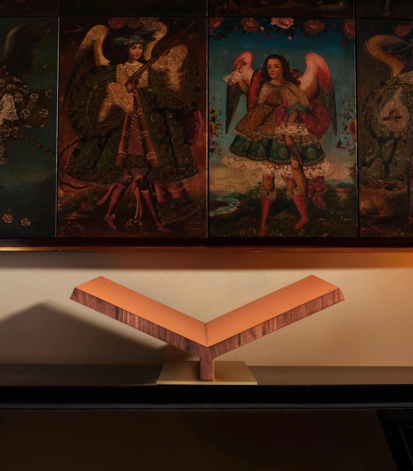 Collector Bookstand - Camel