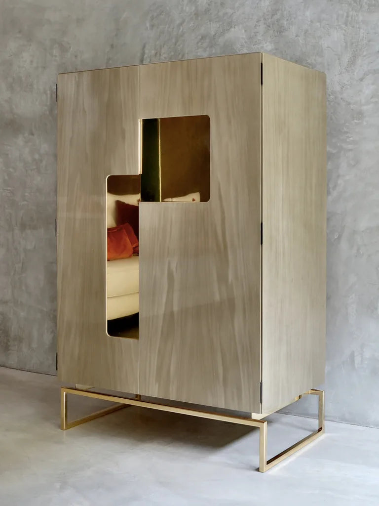 Giorgio Cabinet