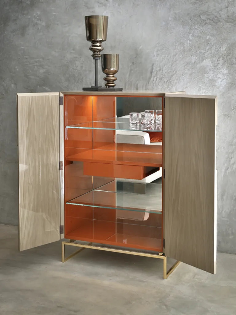 Giorgio Cabinet