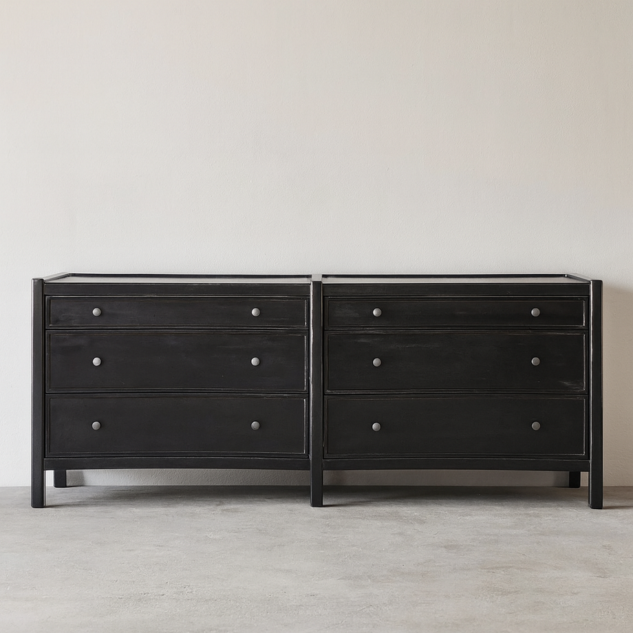Moro Chest