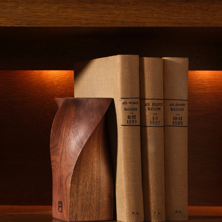 Twist Bookstand - Wood