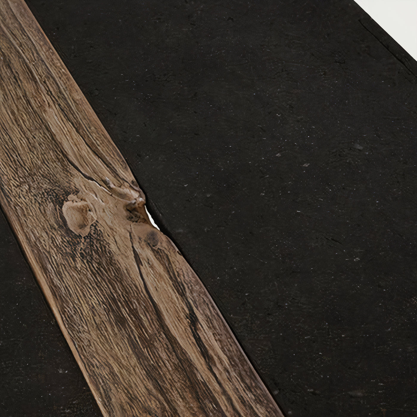 Tori Outdoor Console