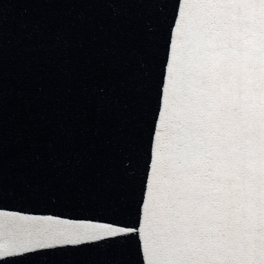 color - Black & Ivory